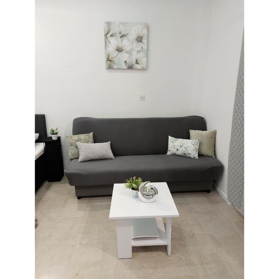 Studio Apartment Lee Split Exterior photo