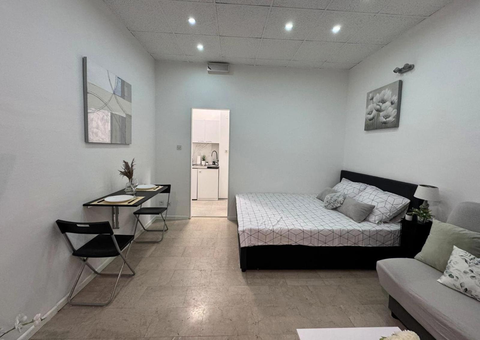 Studio Apartment Lee Split Exterior photo